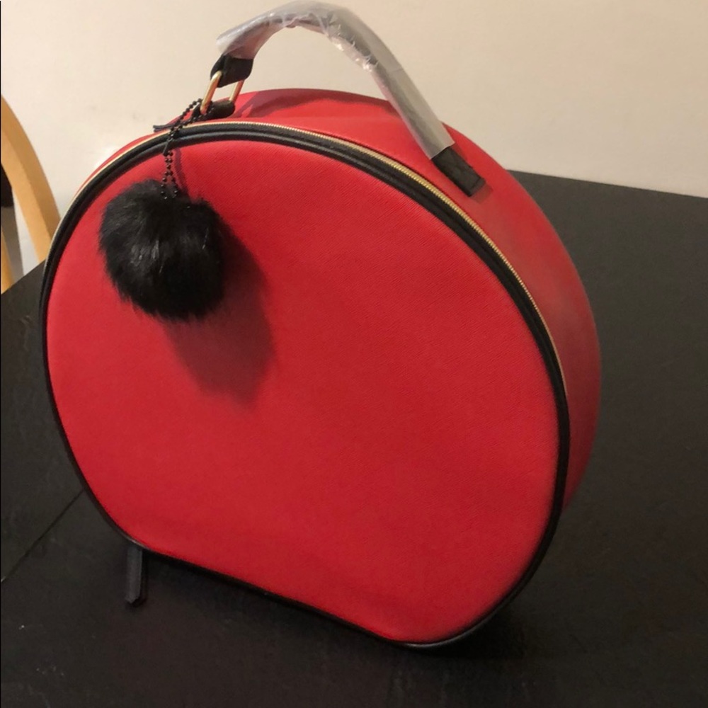 BRAND NEW make up case or weekender bag